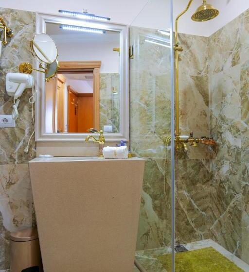 חדר משפחתי דלוקס, Boka