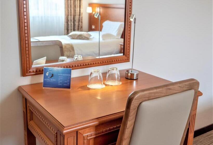 غرفة ديلوكس عائلية, Boka