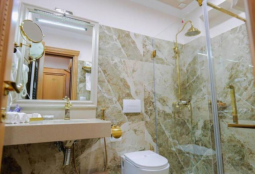 غرفة قياسية مزوَّدة بشُرفة, Boka