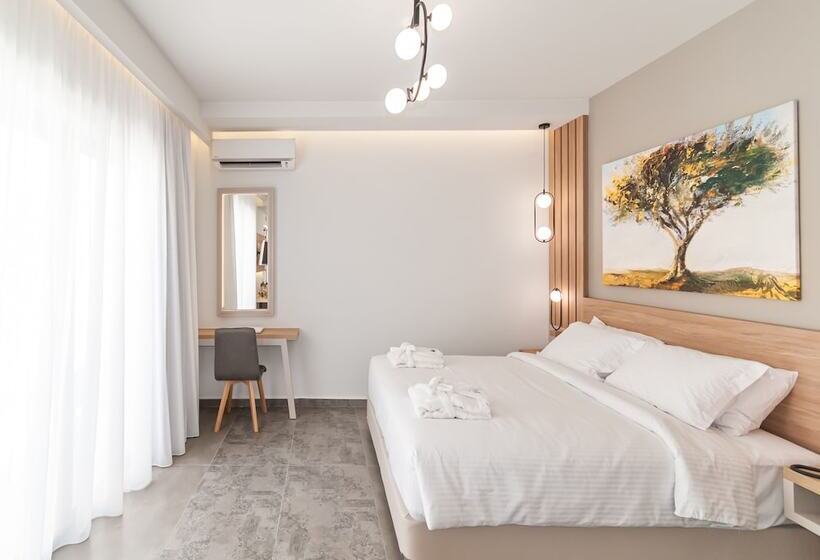 جناح جونيور مطلّ علي حمام السباحة, Epavli Boutique