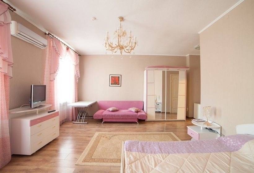 غرفة كومفورت, Family