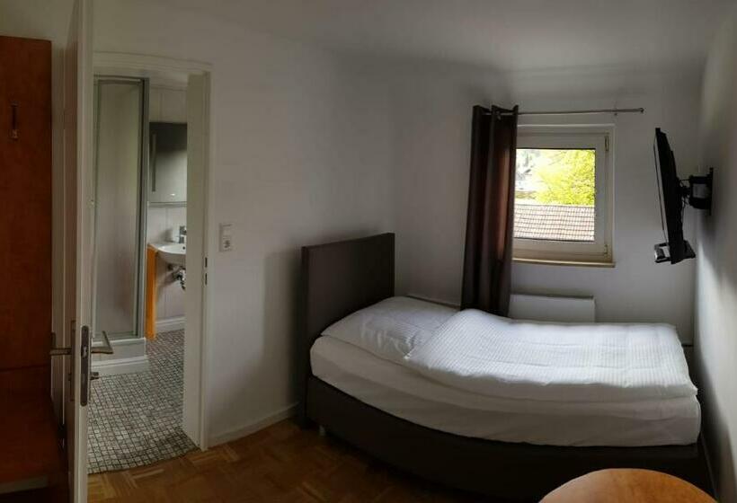 Quarto standart individual, Krone Ug