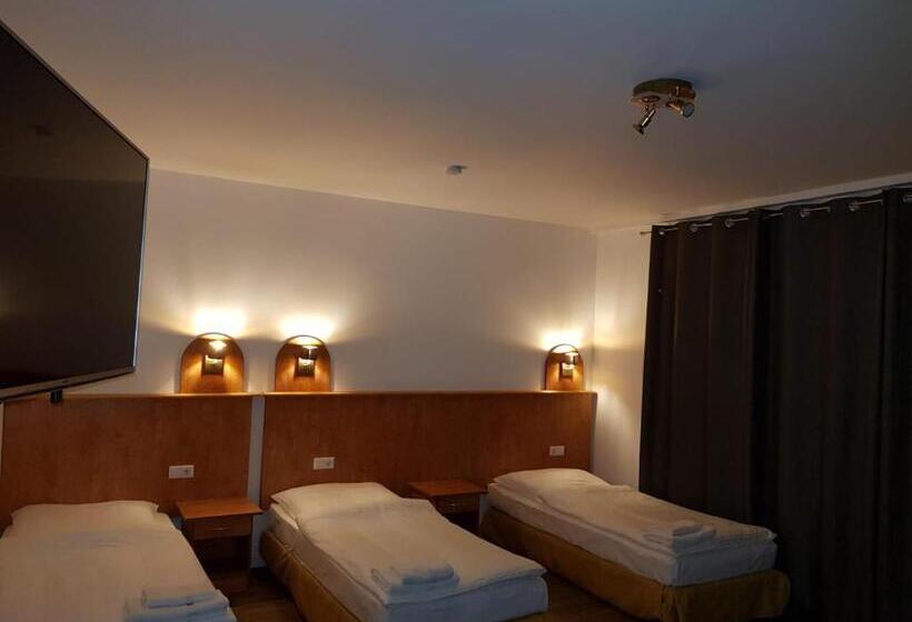 Quarto Triplo Comfort, Krone Ug