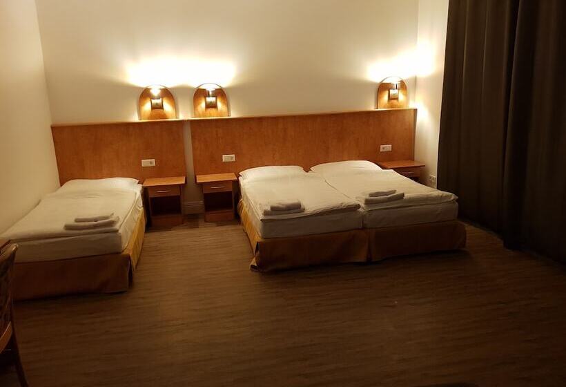 Quarto Triplo Comfort, Krone Ug