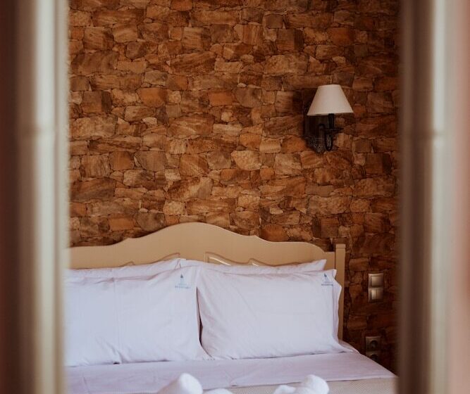 Номер Superior, Lighthouse