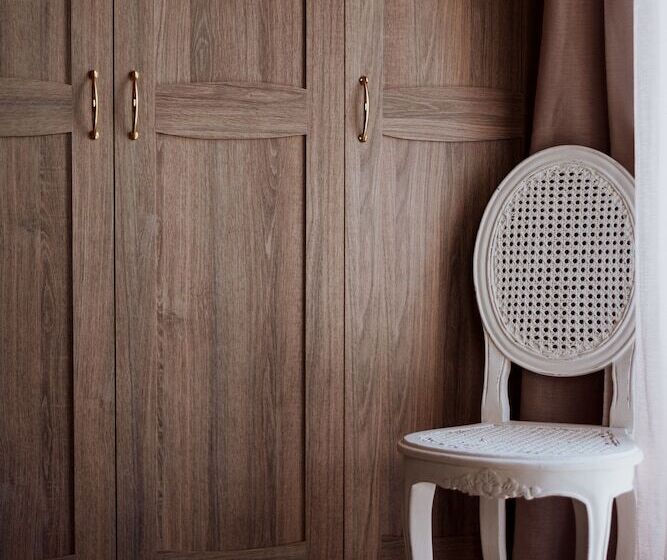 Номер Superior, Lighthouse