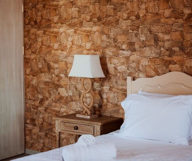 Номер Superior, Lighthouse