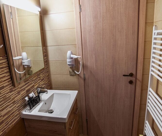 Трехместный Номер Superior, Lighthouse