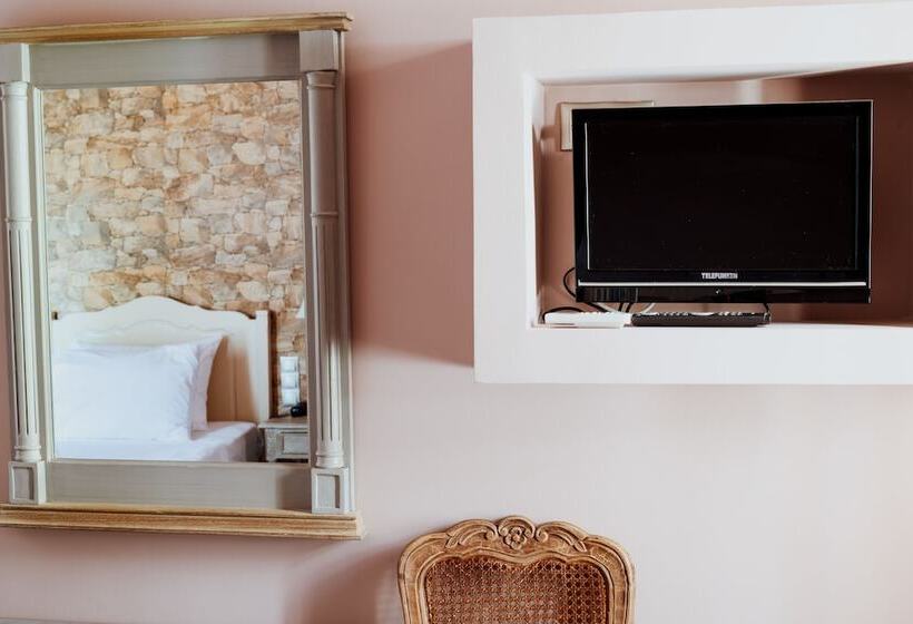 Номер Superior, Lighthouse