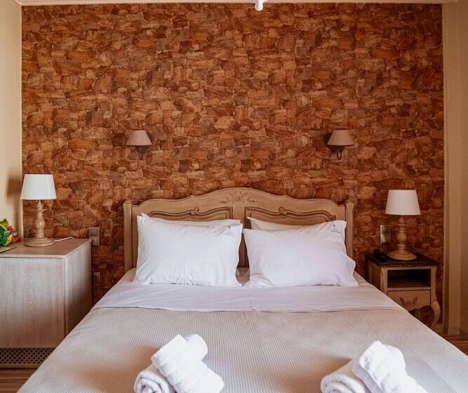 Номер Superior, Lighthouse