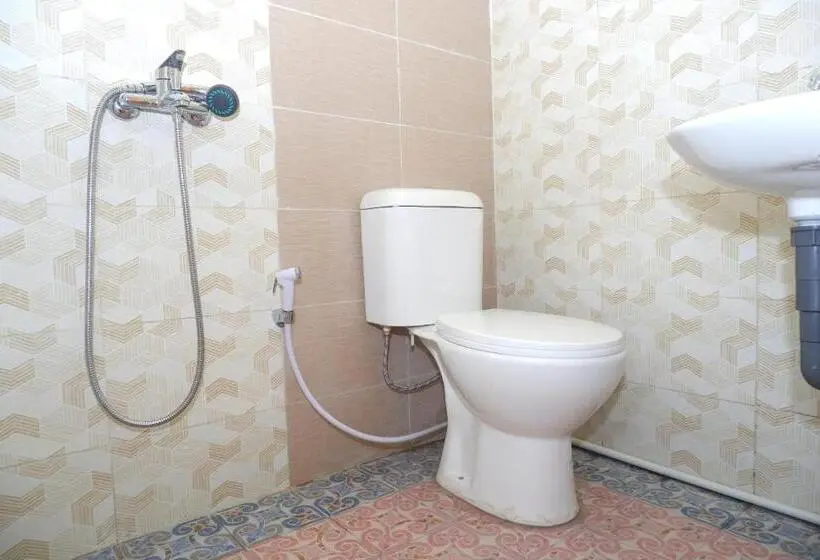 スタンダードルーム, Ayuning Guest House Syariah Semarang Mitra Reddoorz