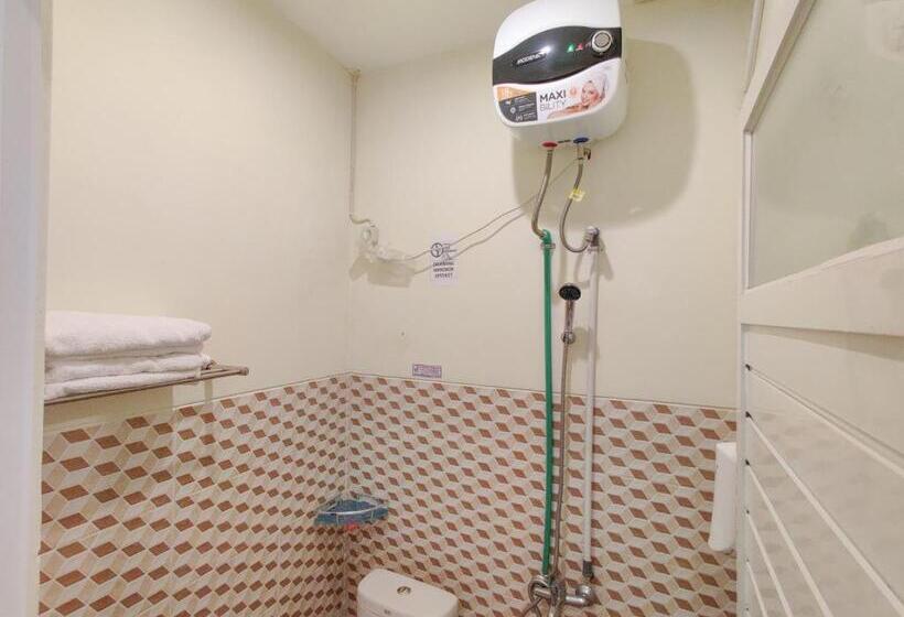 豪华房间, Ayuning Guest House Syariah Semarang Mitra Reddoorz