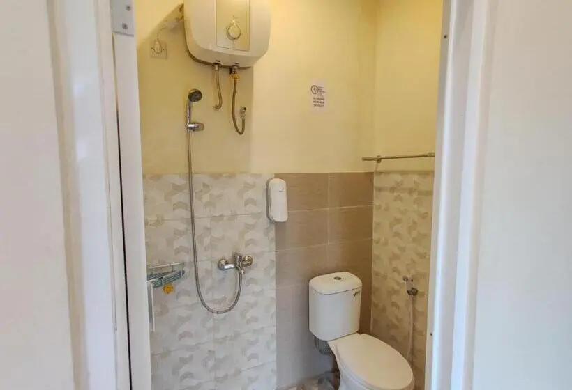 デラックスルーム, Ayuning Guest House Syariah Semarang Mitra Reddoorz