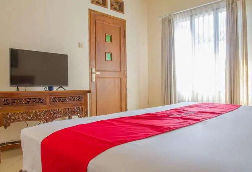 Deluxe Zimmer, Reddoorz Plus @ Otista Garut