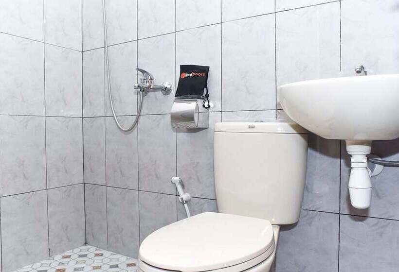 Номер Стандарт, Reddoorz Syariah Near Batu Night Spectacular