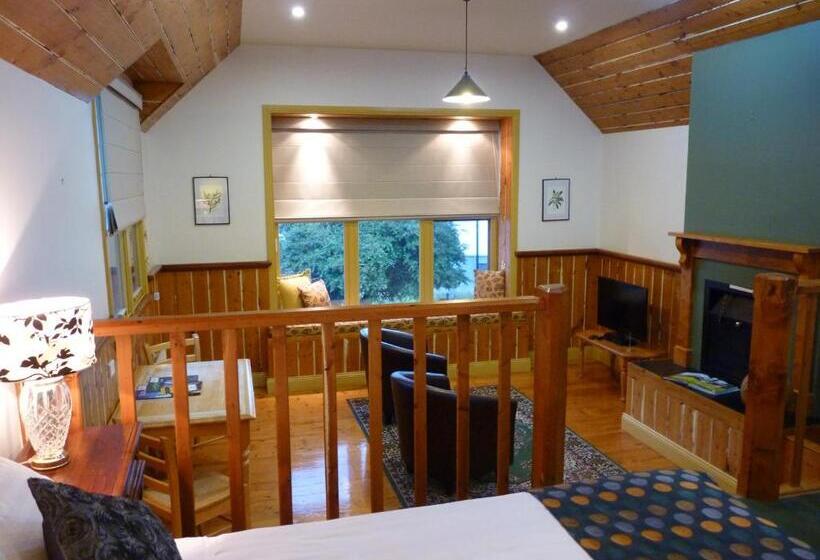 スタンダードスタジオ, Bushmans Cafe