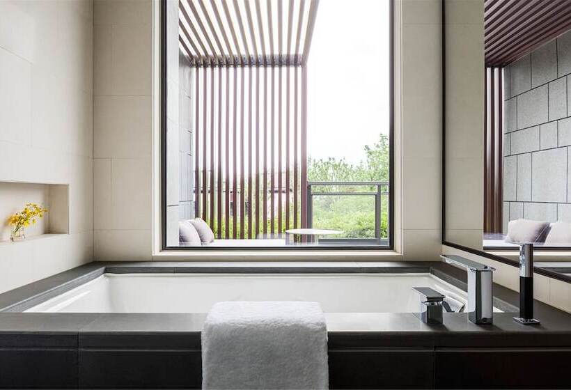 חדר פרמיום נוף לאגם, Cordis Dongqian Lake Ningbo