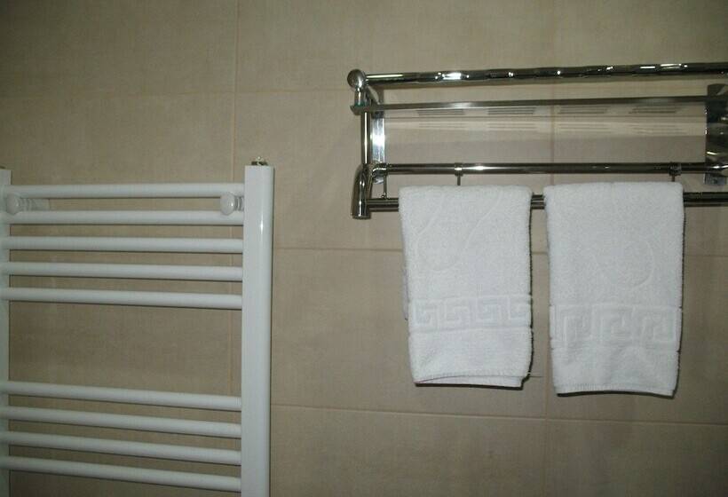 اتاق لوکس با بالکن و چشم‌انداز دریا, Marseille Palace