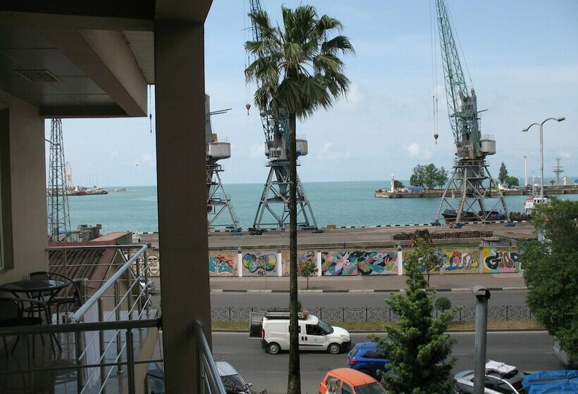 اتاق لوکس با بالکن و چشم‌انداز دریا, Marseille Palace