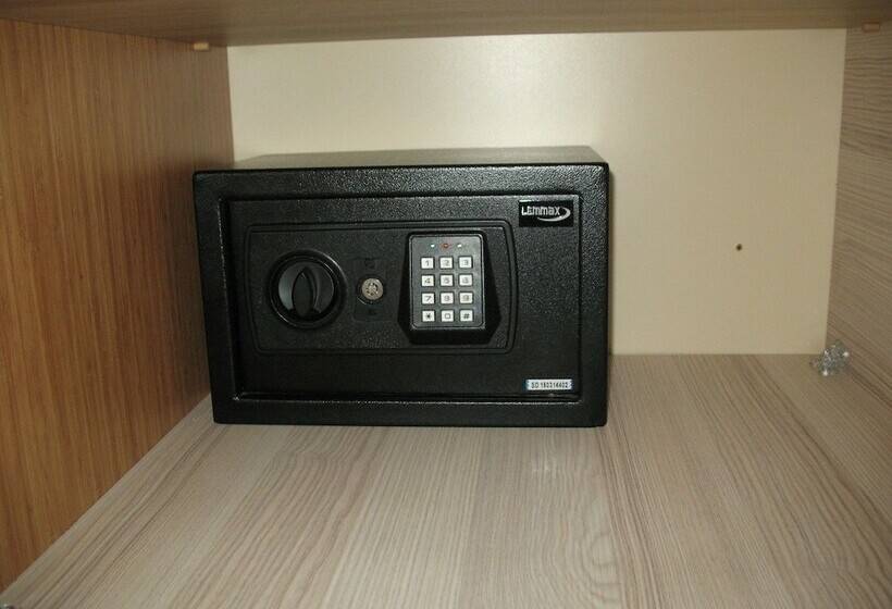 اتاق لوکس با بالکن و چشم‌انداز دریا, Marseille Palace