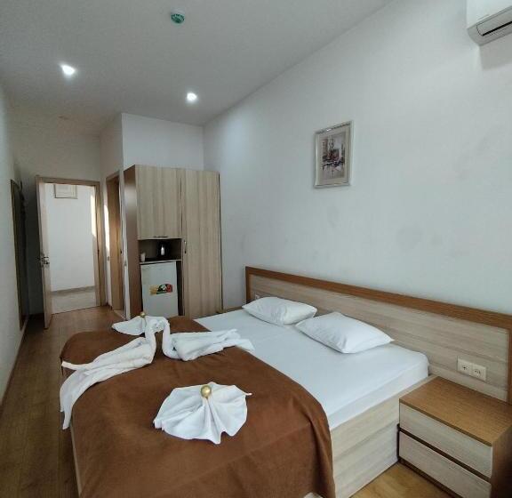 اتاق استاندارد با بالکن و چشم‌انداز دریا, Marseille Palace