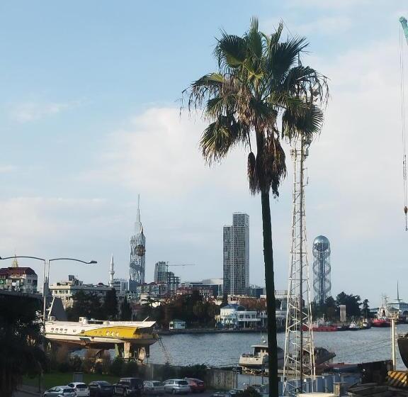 سوییت سوپریور با چشم‌انداز دریا, Marseille Palace