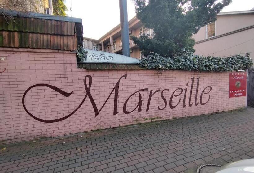 سوییت سوپریور با چشم‌انداز دریا, Marseille Palace