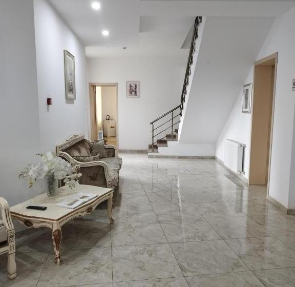 سوییت سوپریور با چشم‌انداز دریا, Marseille Palace