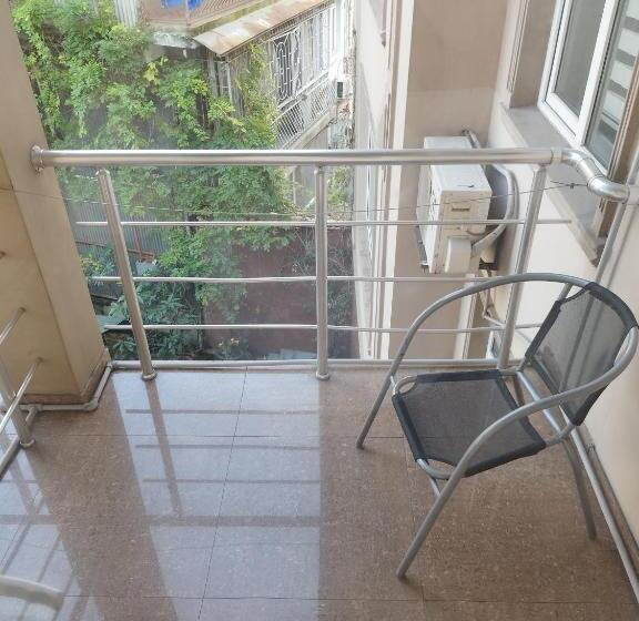 اتاق لوکس با بالکن و چشم‌انداز دریا, Marseille Palace