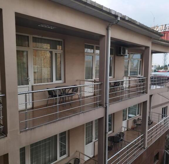 اتاق استاندارد با بالکن, Marseille Palace