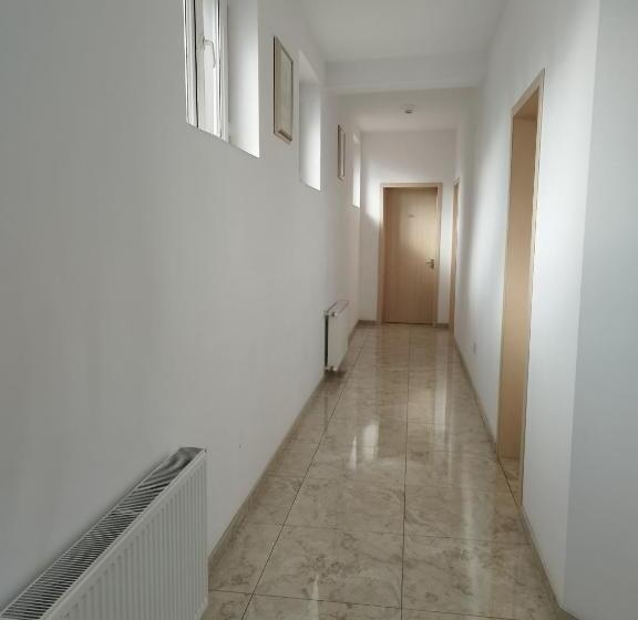 اتاق استاندارد با بالکن و چشم‌انداز دریا, Marseille Palace