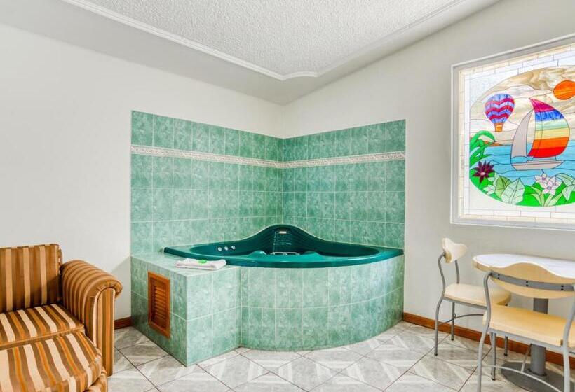 اتاق لوکس با وان آب گرم, Y Spa Posada Mirador