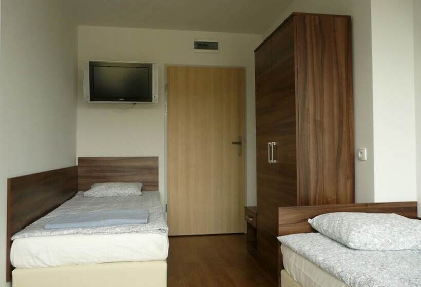 Номер Стандарт, Amber House