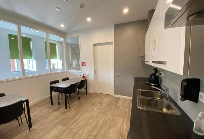 标准单人间共用浴室, Short Stay Wageningen