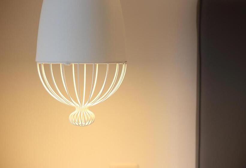 جناح, Suite Hotel L Oasi Di Riaci