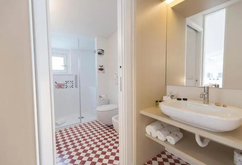 エクゼクティブスイート, Suite Hotel L Oasi Di Riaci