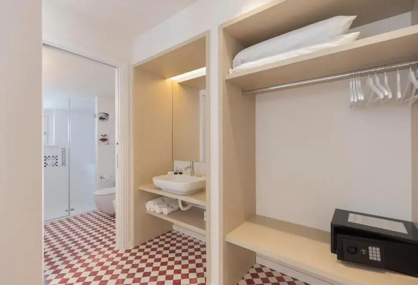 エクゼクティブスイート, Suite Hotel L Oasi Di Riaci
