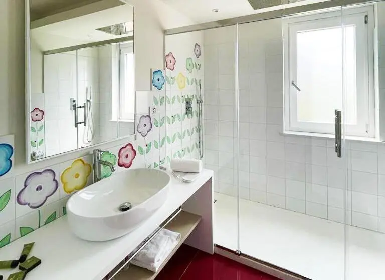 キングサイズベッドのスイートルーム, Suite Hotel L Oasi Di Riaci
