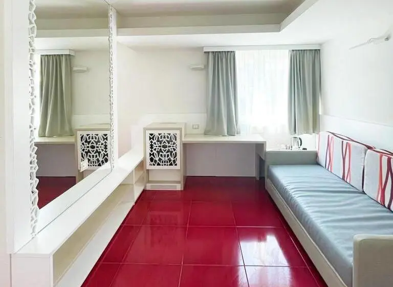 キングサイズベッドのスイートルーム, Suite Hotel L Oasi Di Riaci