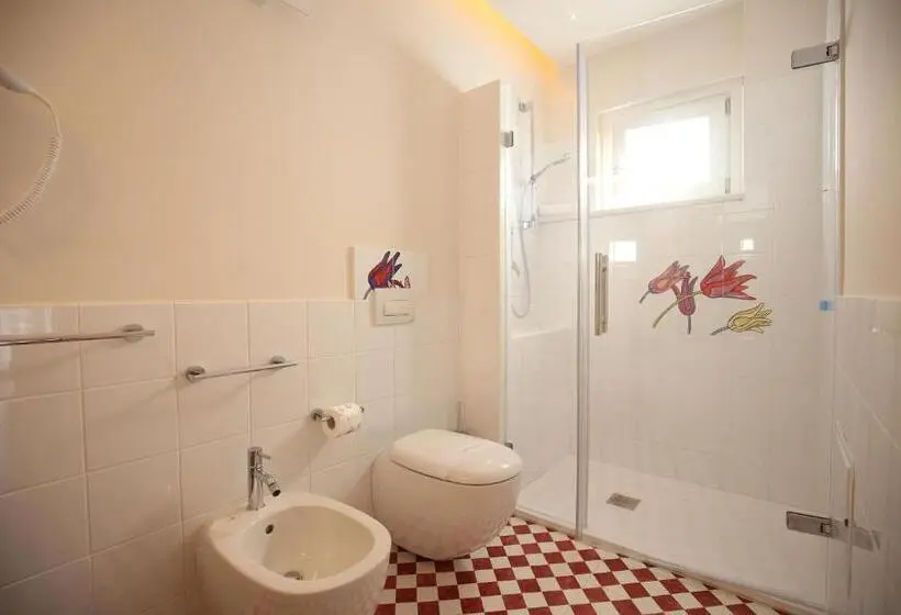スイート, Suite Hotel L Oasi Di Riaci