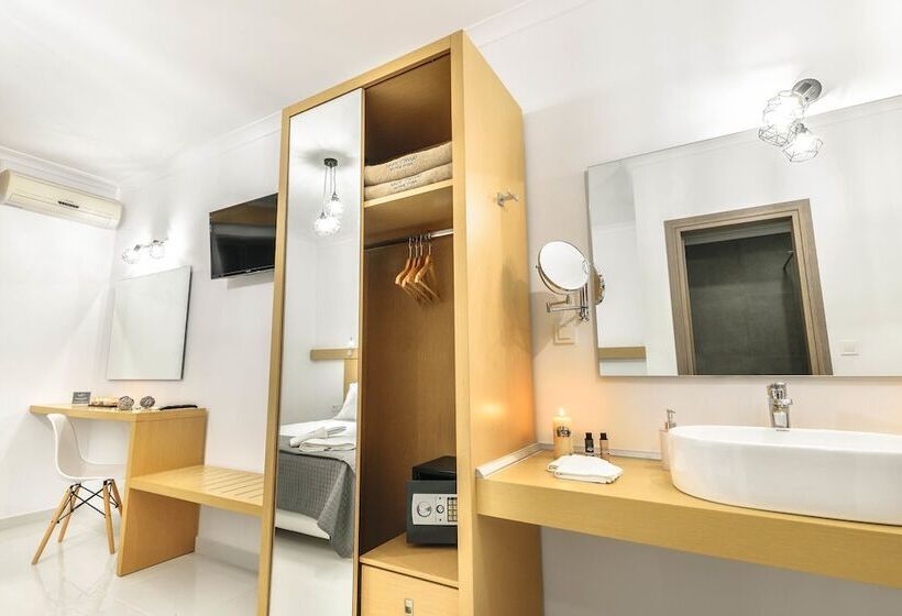 Studio Standard Widok Basen, White Canvas Boutique Studios