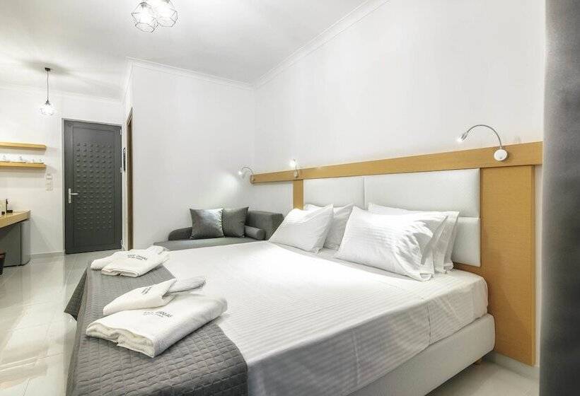 Studio Deluxe, White Canvas Boutique Studios