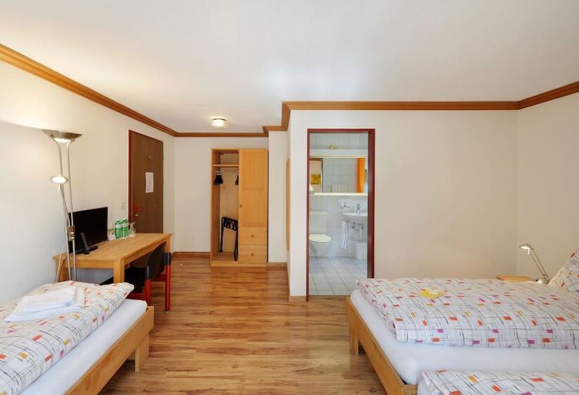 标准三人间, Alpha Thun