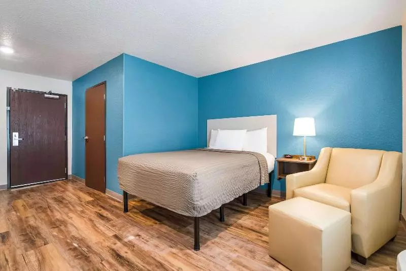 Standard Triple Room, Astra Vevey Hotel & Restaurant