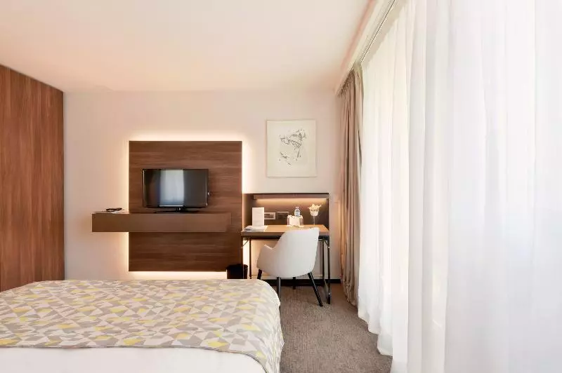 Standard Single Room, Astra Vevey Hotel & Restaurant