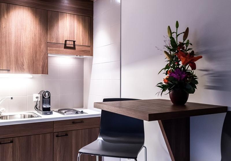 إستوديو قياسى, Astra Vevey Hotel & Restaurant