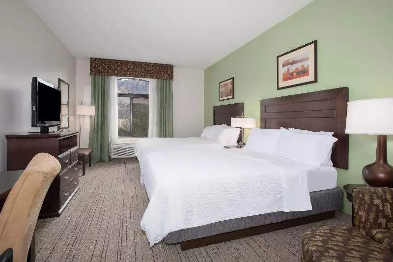 Standard Triple Room, Astra Vevey Hotel & Restaurant