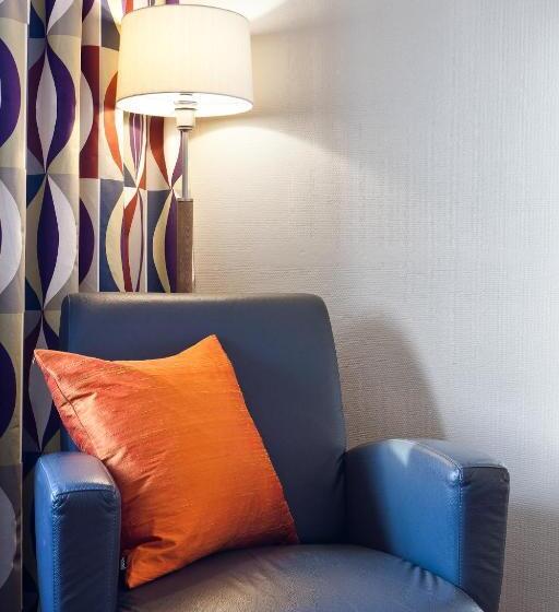 غرفة قياسية, Aurum