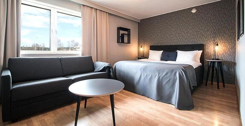 غرفة عائلية, Aurum