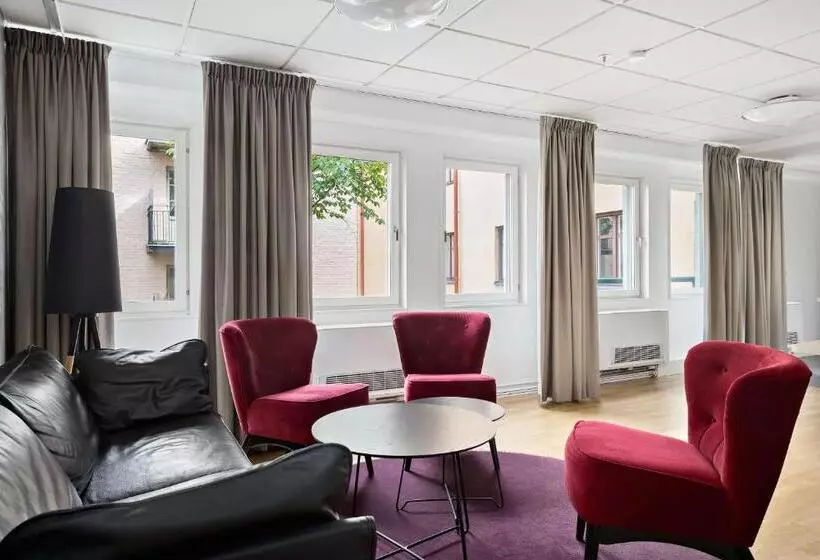スタンダードスタジオ, Best Western Hotel Svava